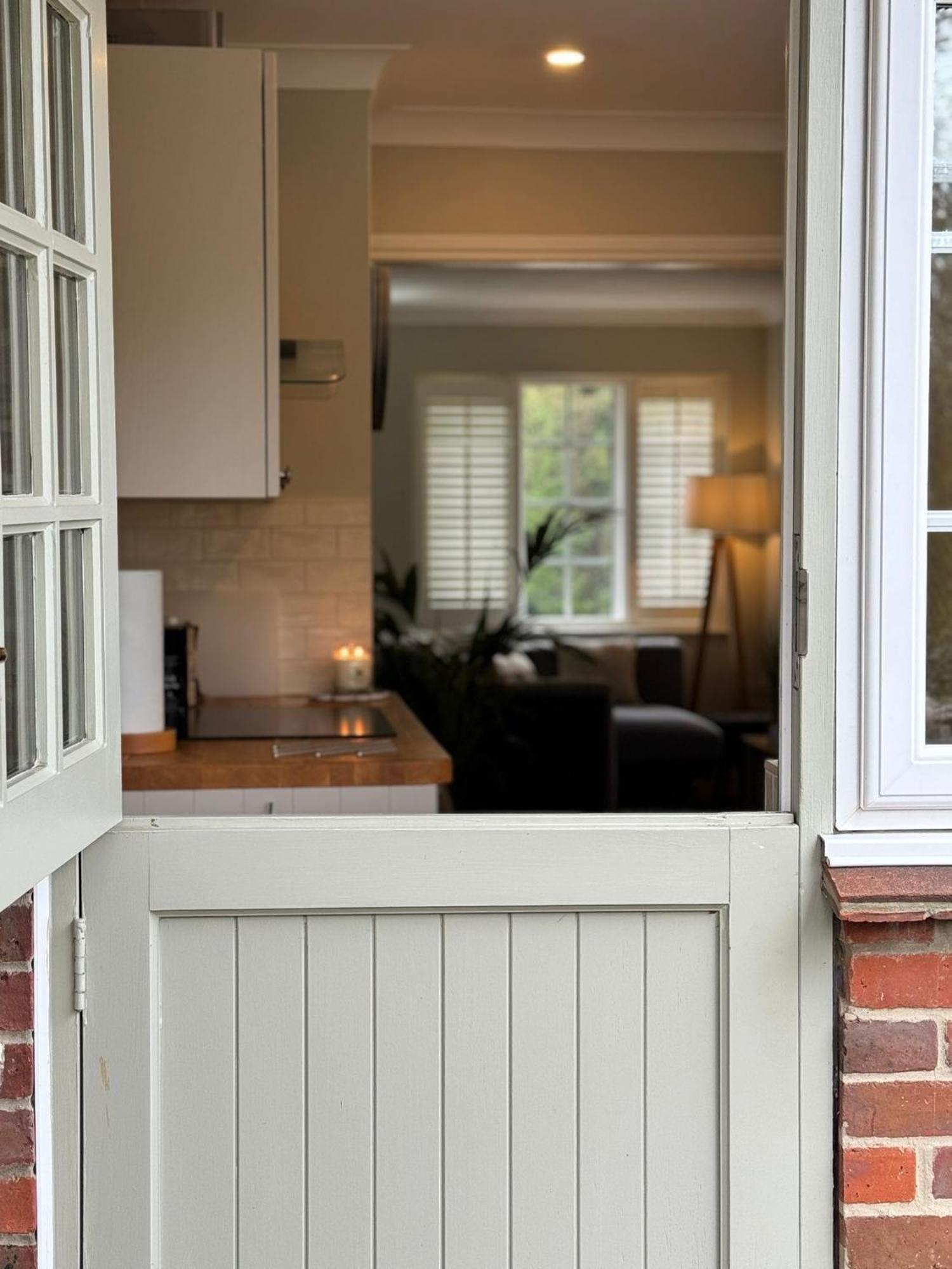 'Bramley Fall Cottage' ' On Site Ev Point - Attached Cottage,3 Separate Bedrooms -1 On Ground Level, Sleeps 6, 2 Bathrooms, Sandy Wittering Beach 8Min Drive, Rural Location, Child Friendly, Small Breed Dog Friendly, Private Parking Chichester Bagian luar foto